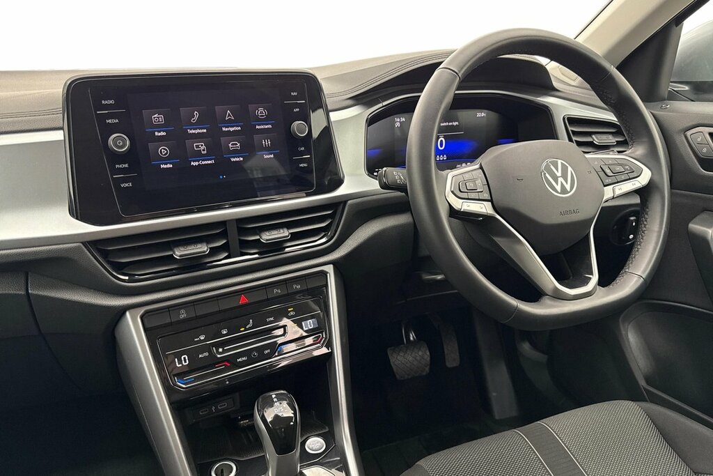 Volkswagen T-Roc Match 1.5 Tsi 150Ps 7-Speed Dsg Silver #2