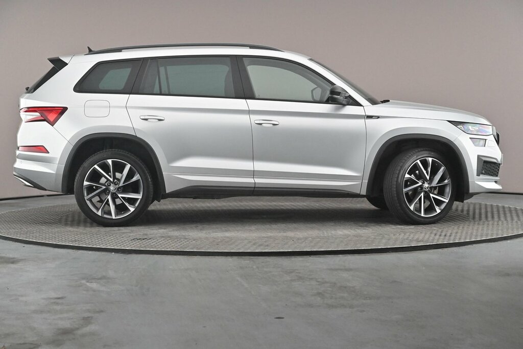 Skoda Kodiaq Sportline 7 Seats 1.5 Tsi 150 Ps Dsg Silver #4