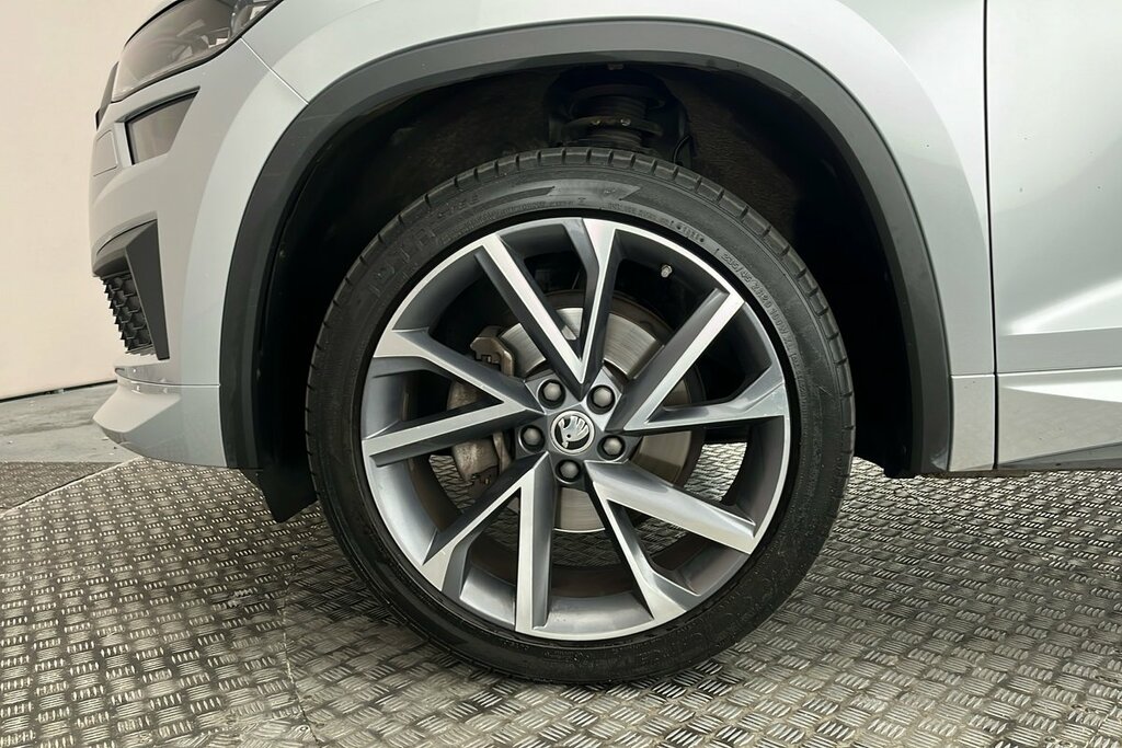 Skoda Kodiaq Sportline 7 Seats 1.5 Tsi 150 Ps Dsg Silver #5