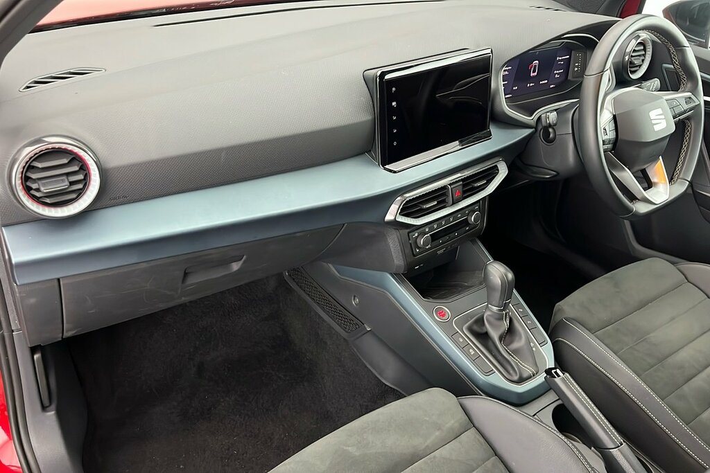 Seat Arona Xperience Lux 1.0 Tsi 115 7-Speed Red #2