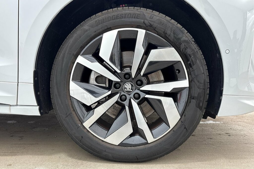Skoda ENYAQ Sportline 85X 82 Kwh 286 Ps Single Speed 4X4 White #4