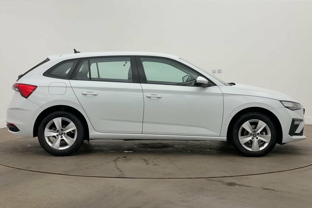 Skoda Scala Se Edition 1.0 Tsi 116 Ps Dsg White #4