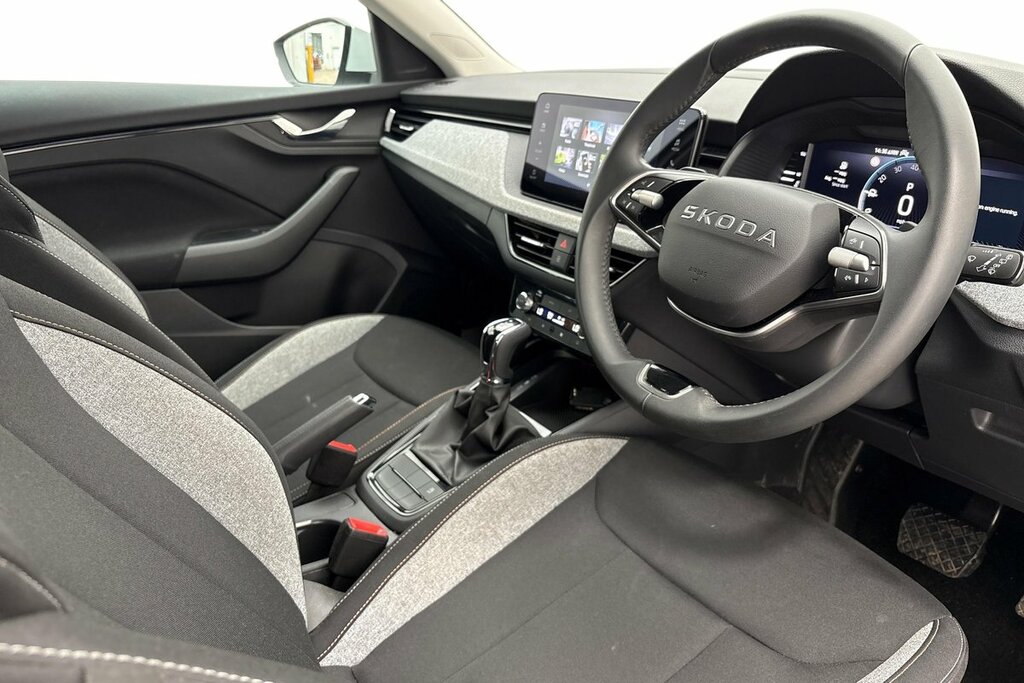 Skoda Scala Se Edition 1.0 Tsi 116 Ps Dsg GJ75HSO White #6