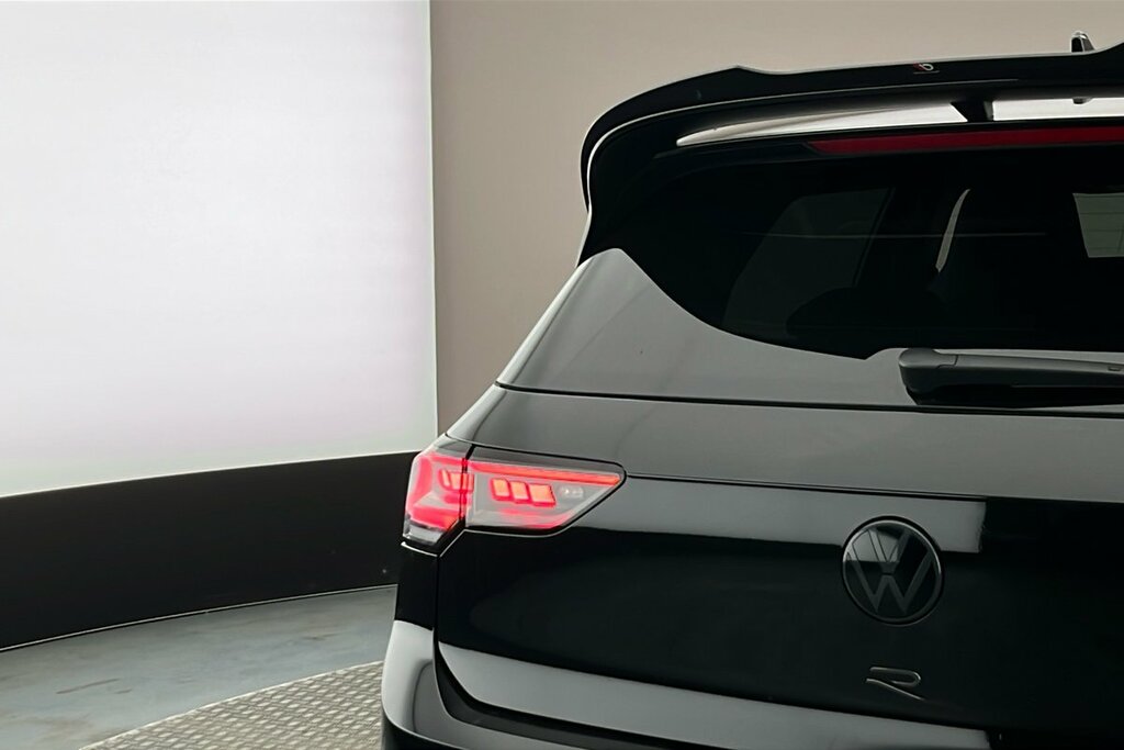 Volkswagen Golf Hatch R Black Edition 2.0 Tsi 4Motion 333Ps 7-Spee Black #2