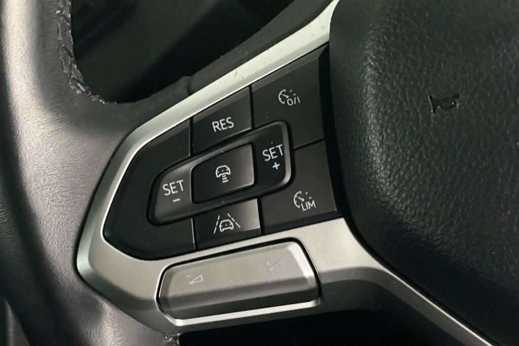 Volkswagen Amarok Dcab Pick Up Life 2.0 Tdi 205 4Motion  #19