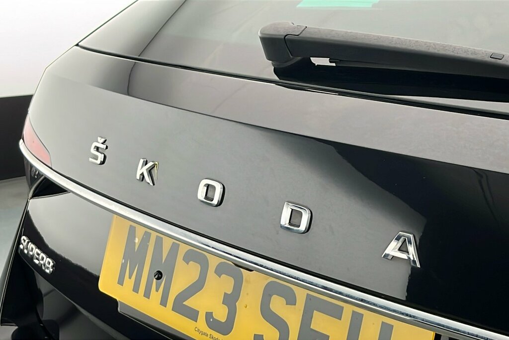 Skoda Superb Skoda Estate 2.0 Tdi Cr Se L Dsg Black #24