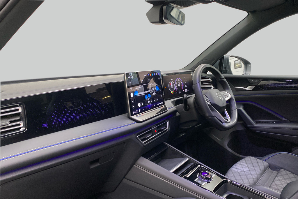 Volkswagen Tiguan R-line 1.5 Etsi 150 Ps 7-Speed Dsg Grey #2