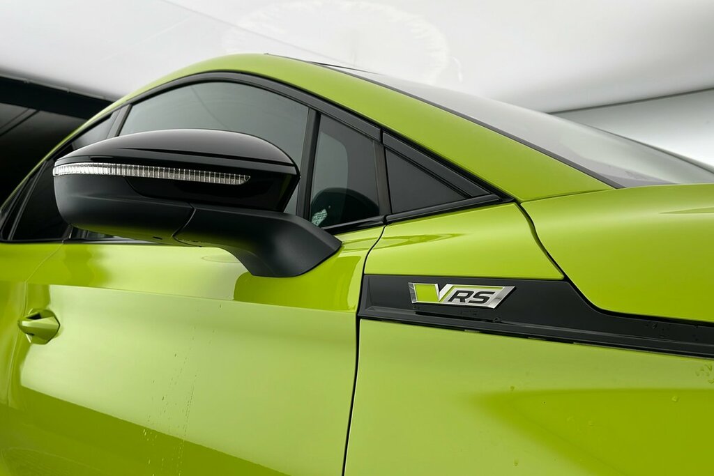 Skoda ENYAQ Vrs 82 Kwh 299 Ps Single Speed 4X4 Green #2