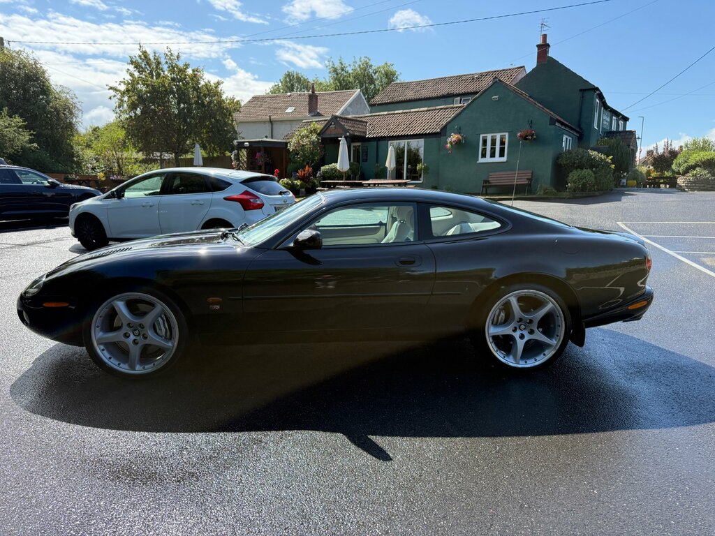 Jaguar XKR 4.2 V8 Supercharged Stunning Looking Car Great Con CW53EHD Black #4