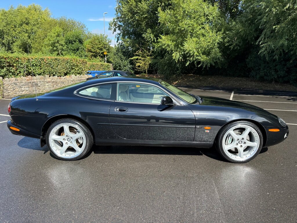 Jaguar XKR 4.2 V8 Supercharged Stunning Looking Car Great Con CW53EHD Black #3