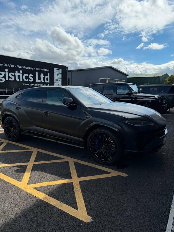 Lamborghini Urus V8 Biturbo 25.9Kwh Se Black