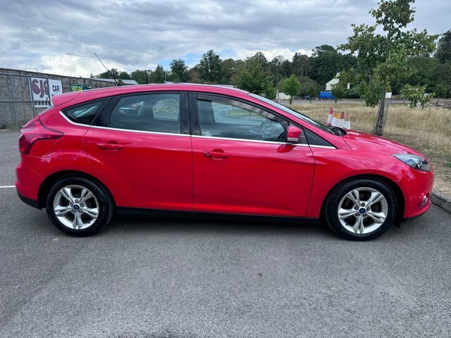 Ford Focus 2013 1.6 Tdci Zetec Hatchback Eu CV13YPZ Red #5