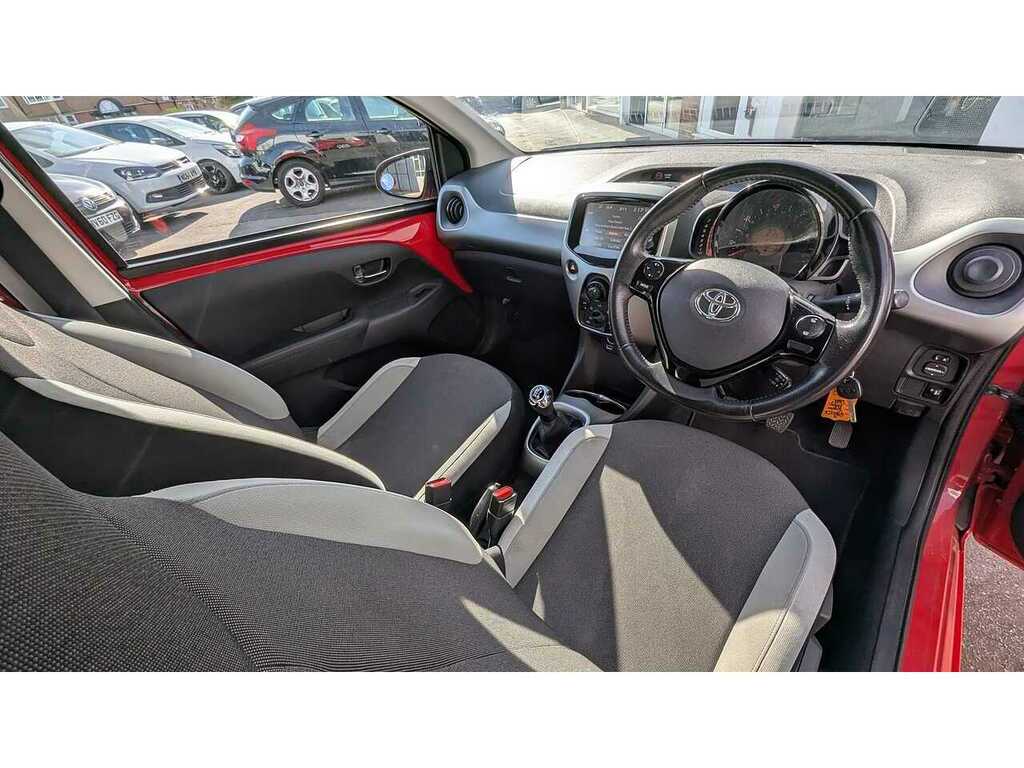 Toyota Aygo 1L X-style Red #8