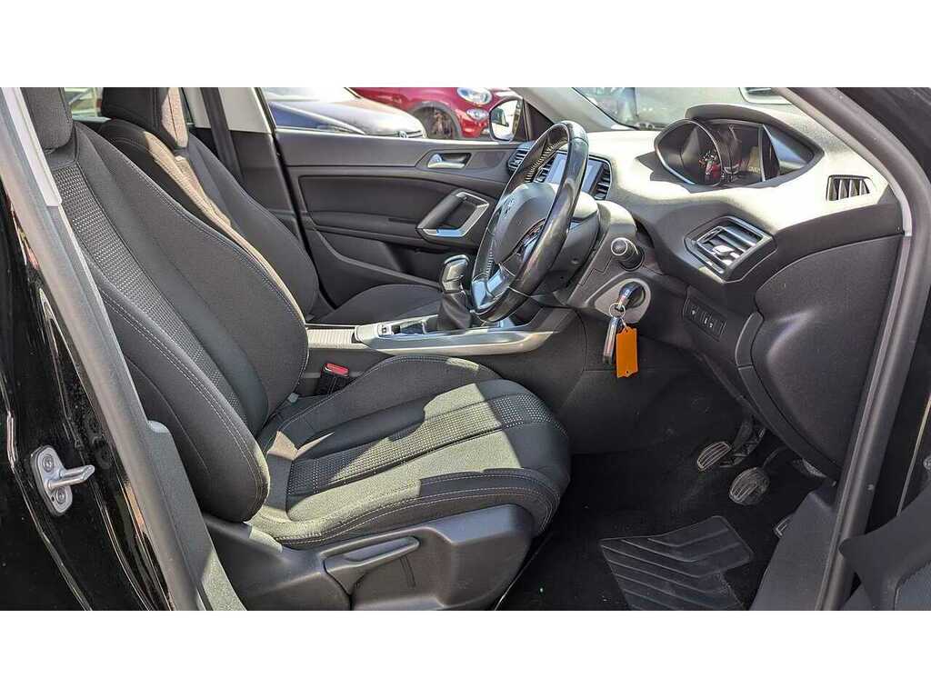 Peugeot 308 1.2 Puretech Allure Hatchback Eu Black #5
