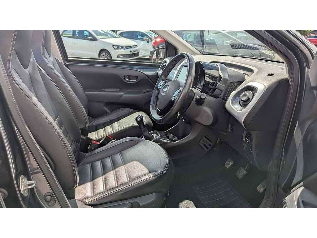 Toyota Aygo 1.0 Vvt-i X-clusiv 2 X-wave Euro GX66YKS Grey #5