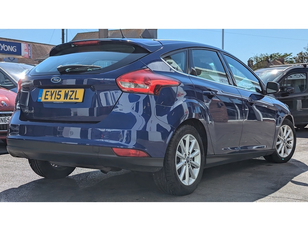 Ford Focus 1.6 Titanium Hatchback Powershift Euro EY15WZL Blue #4