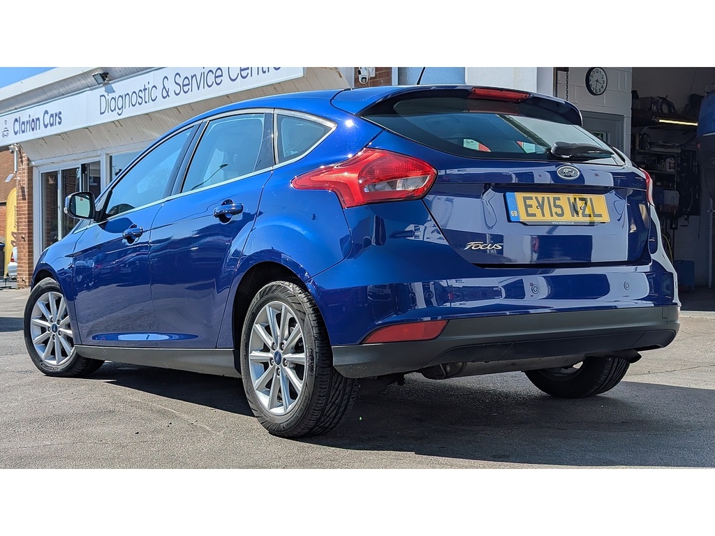 Ford Focus 1.6 Titanium Hatchback Powershift Euro EY15WZL Blue #2