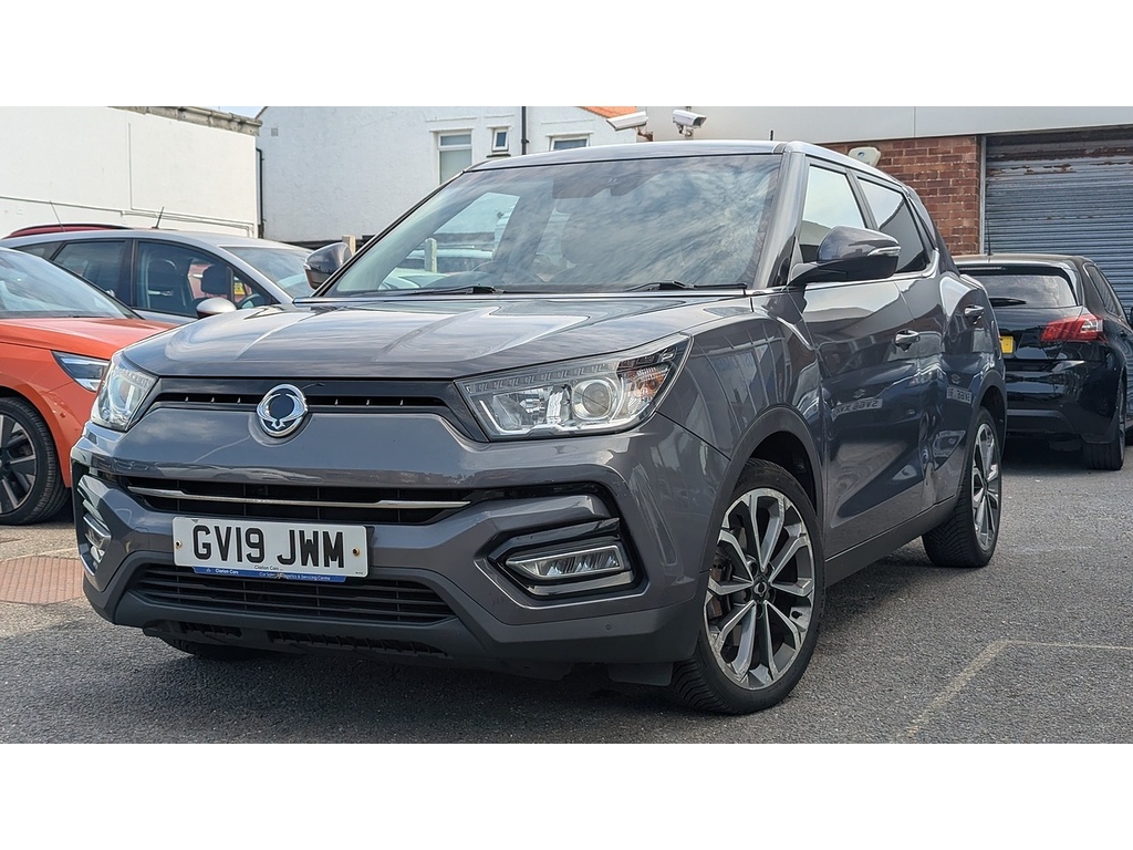 SsangYong Tivoli Ssangyong Tivoli 1.6 E-xdi Elx Red Edition Suv Red #9