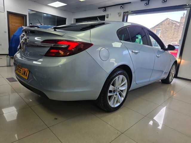 Vauxhall Insignia Hatchback Silver #3