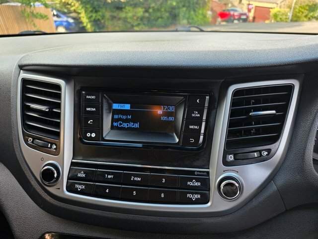 Hyundai Tucson Suv White #6