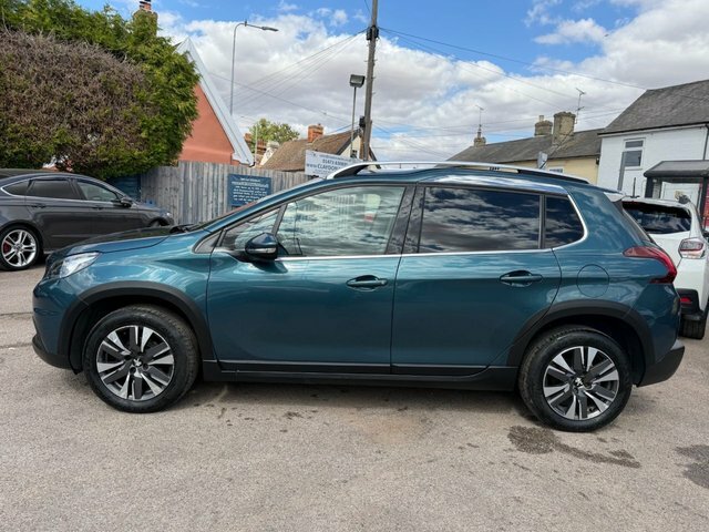 Peugeot 2008 1.2 Pure Tech Allure Suv Etg BW66GKO Green #4