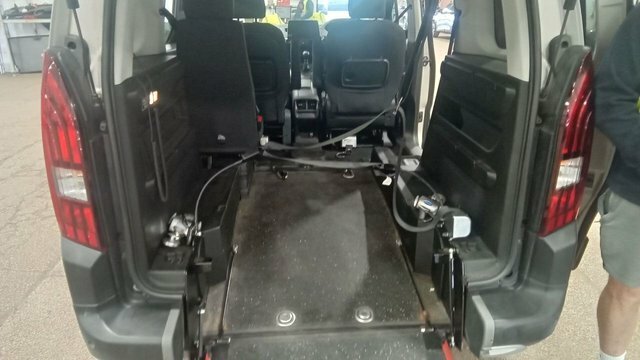 Peugeot Rifter 1.5 Bluehdi Allure Wav Wheelchair Accessible V Beige #2