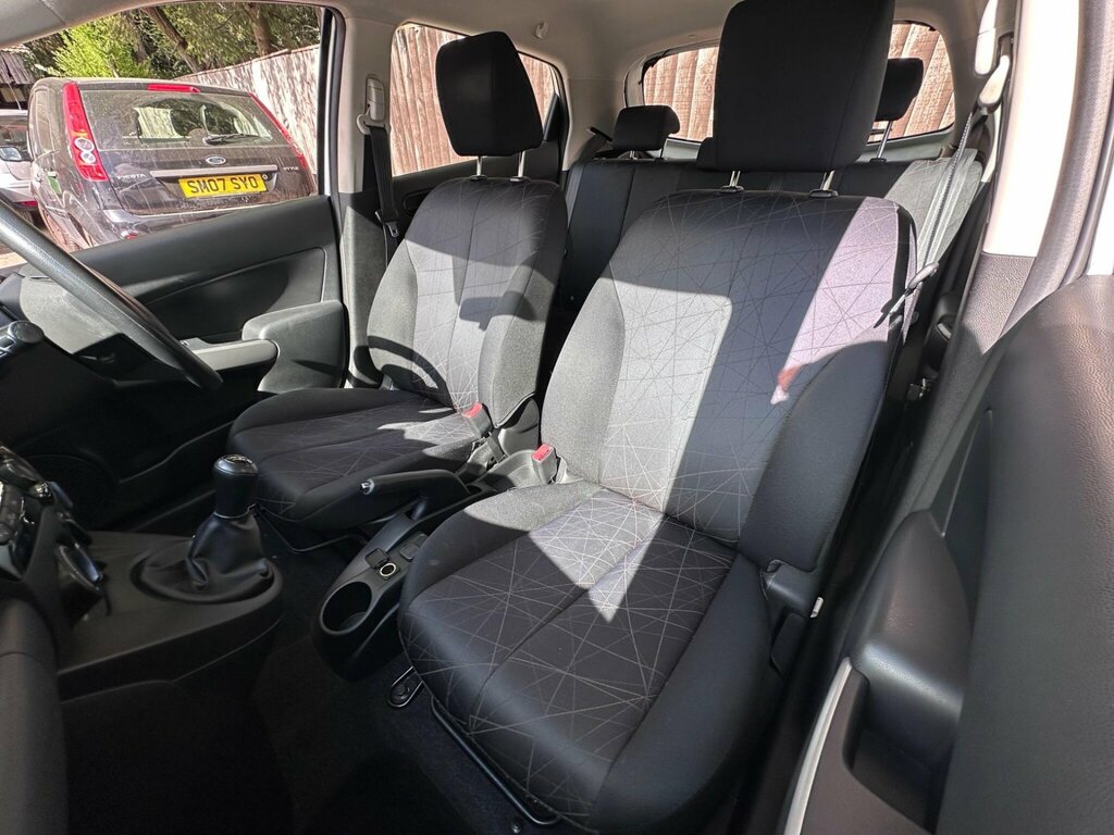 Mazda 2 2014 1.3 Tamura 2014,Low Mileage,35 Road Tax,54mp White #11
