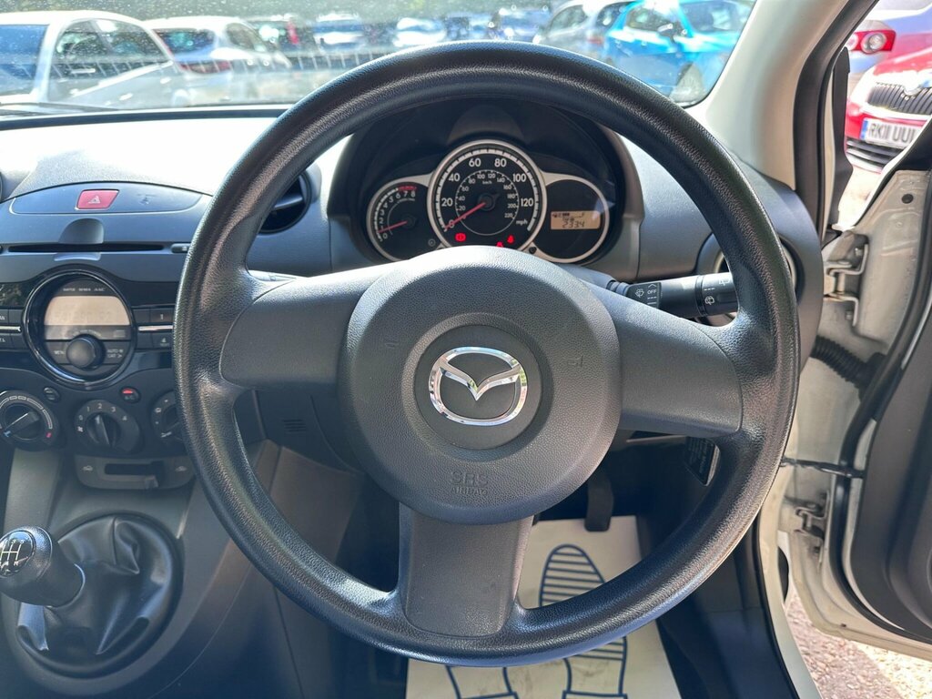 Mazda 2 2014 1.3 Tamura 2014,Low Mileage,35 Road Tax,54mp White #21