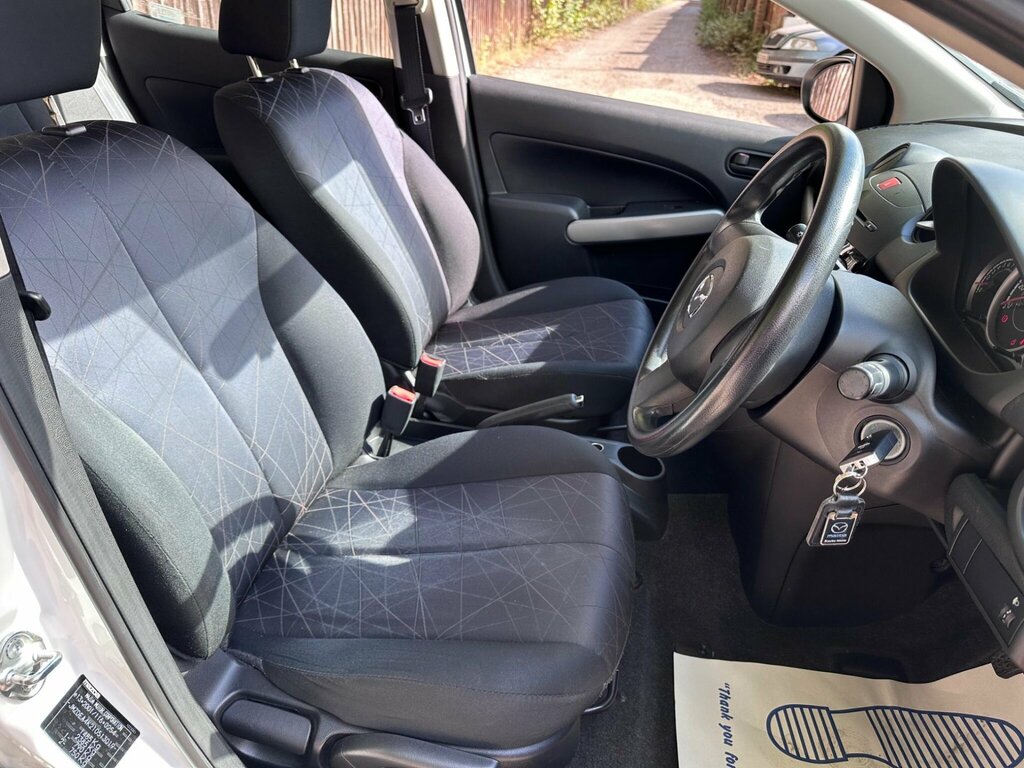 Mazda 2 2014 1.3 Tamura 2014,Low Mileage,35 Road Tax,54mp White #17
