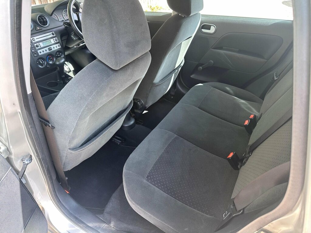 Ford Fiesta 1.25 Finesse Silver #15