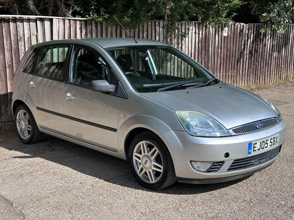 Ford Fiesta 1.25 Finesse Silver #1