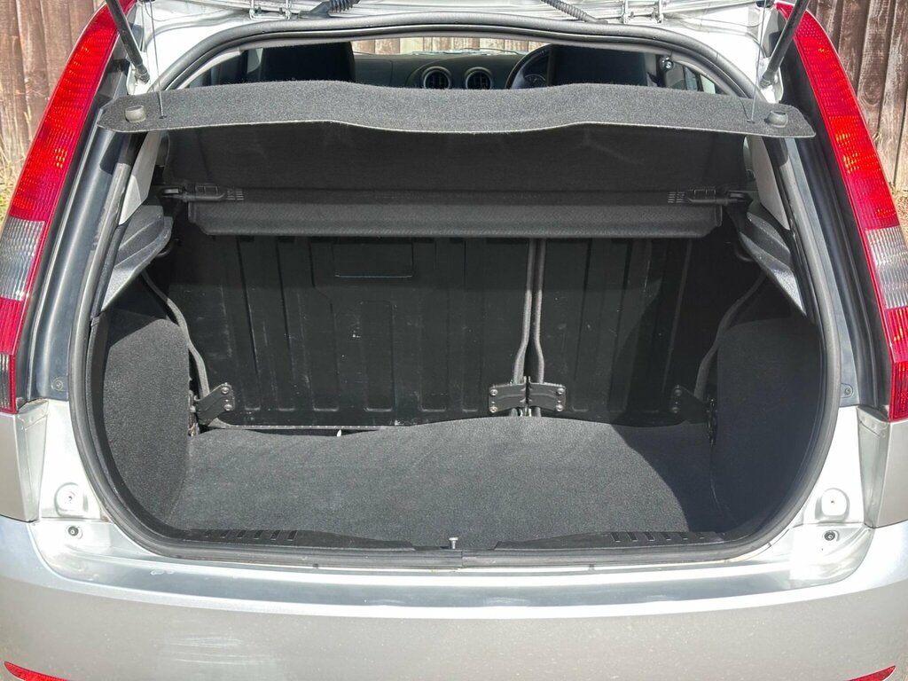 Ford Fiesta 1.25 Finesse Silver #11