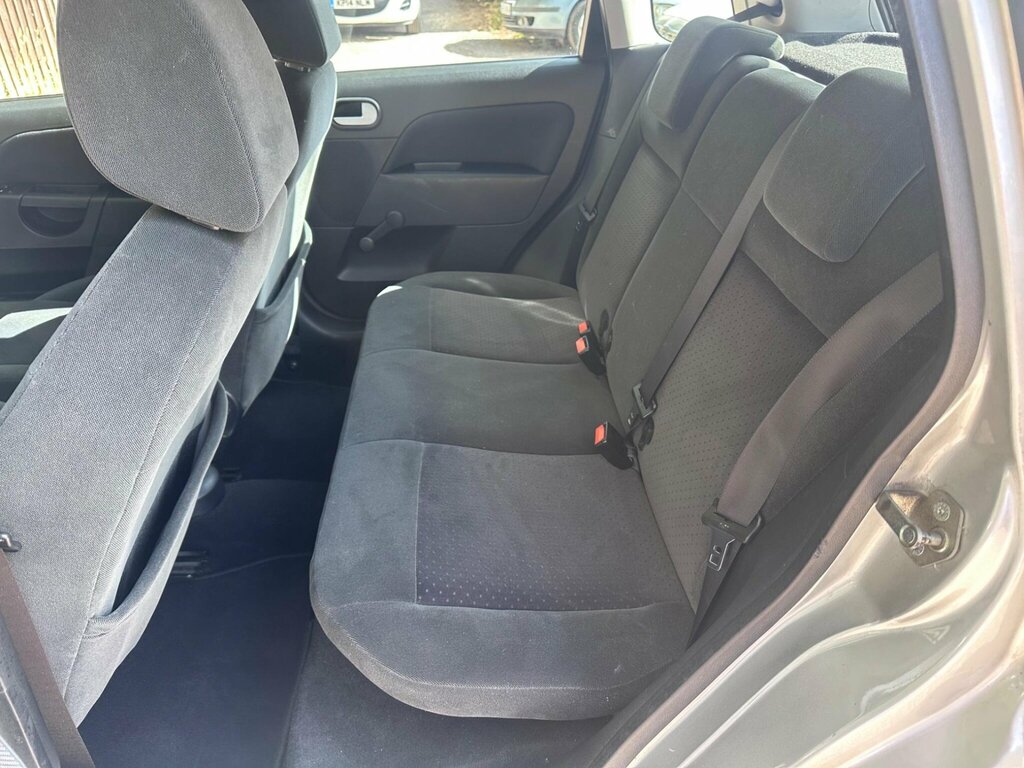 Ford Fiesta 1.25 Finesse Silver #16