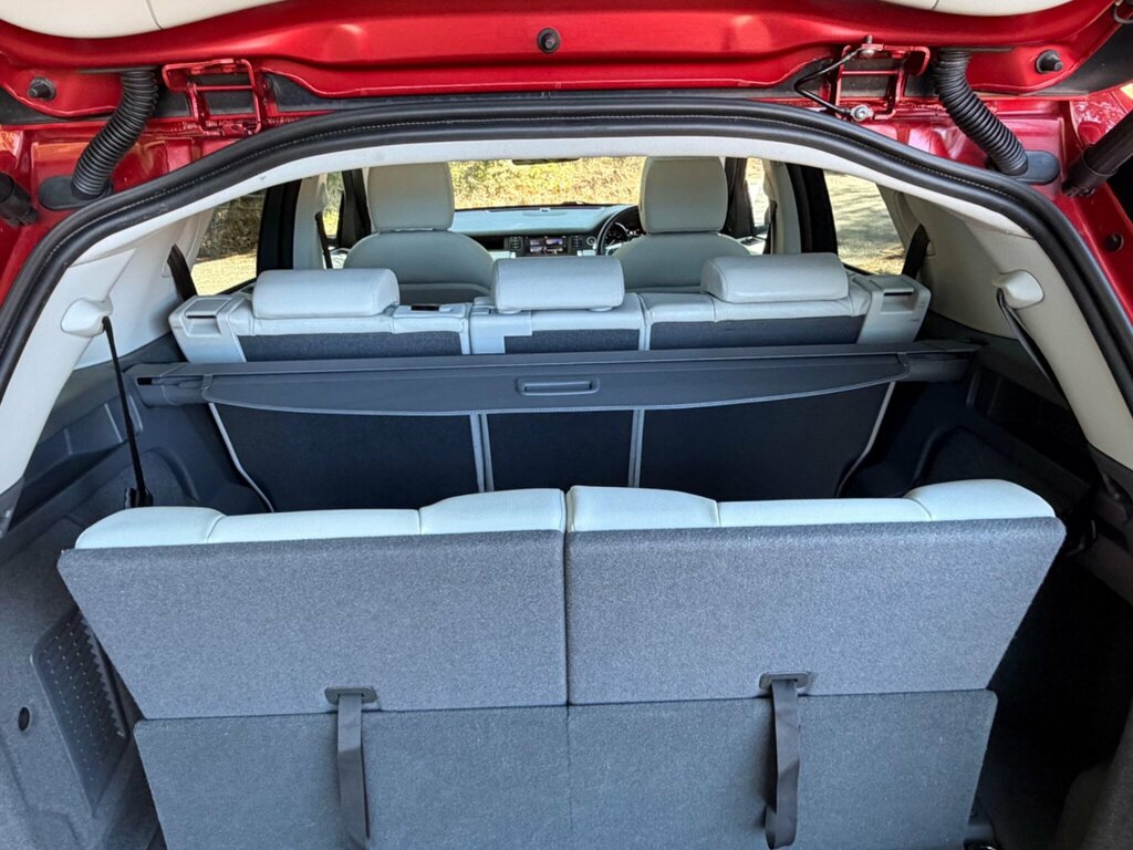 Land Rover Discovery Sport 2L Se Tech White #32