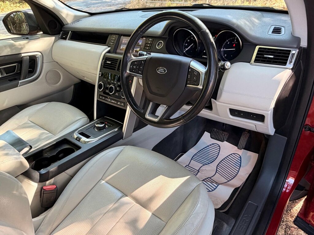 Land Rover Discovery Sport 2L Se Tech White #10