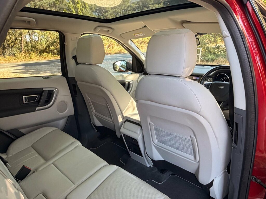 Land Rover Discovery Sport 2L Se Tech White #19