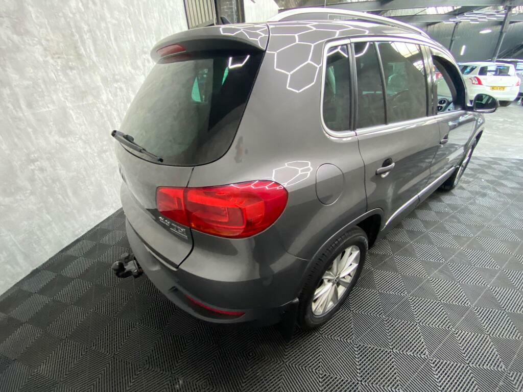 Volkswagen Tiguan Blue #9