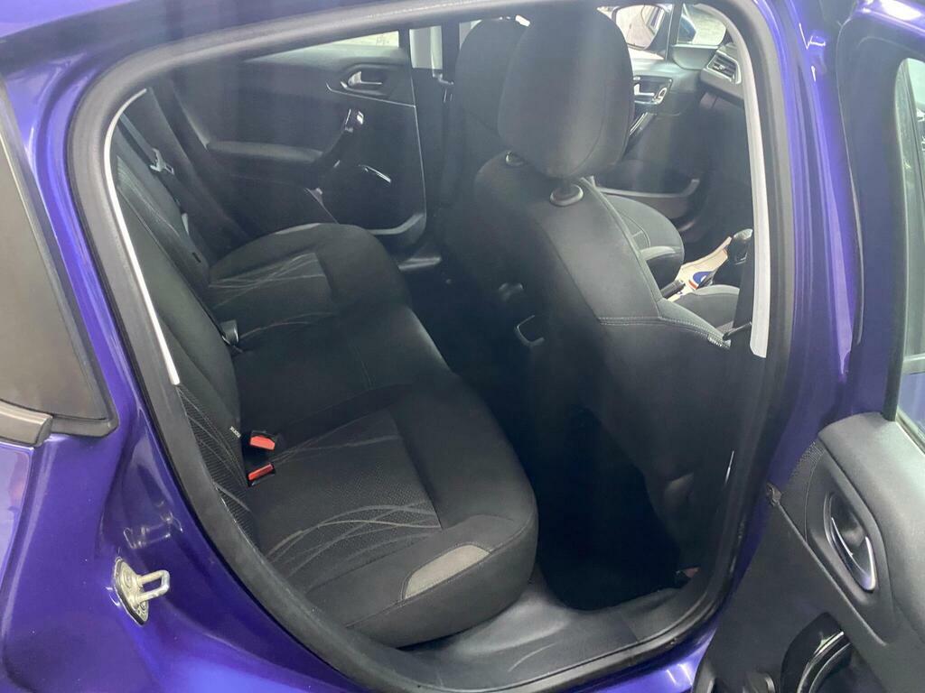 Peugeot 208 1.6 E-hdi Allure Silver #24