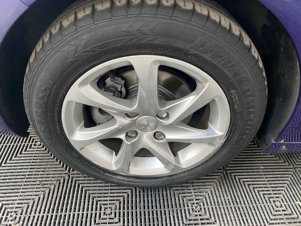 Peugeot 208 1.6 E-hdi Allure Silver #17