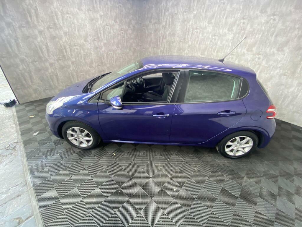 Peugeot 208 1.6 E-hdi Allure Silver #16