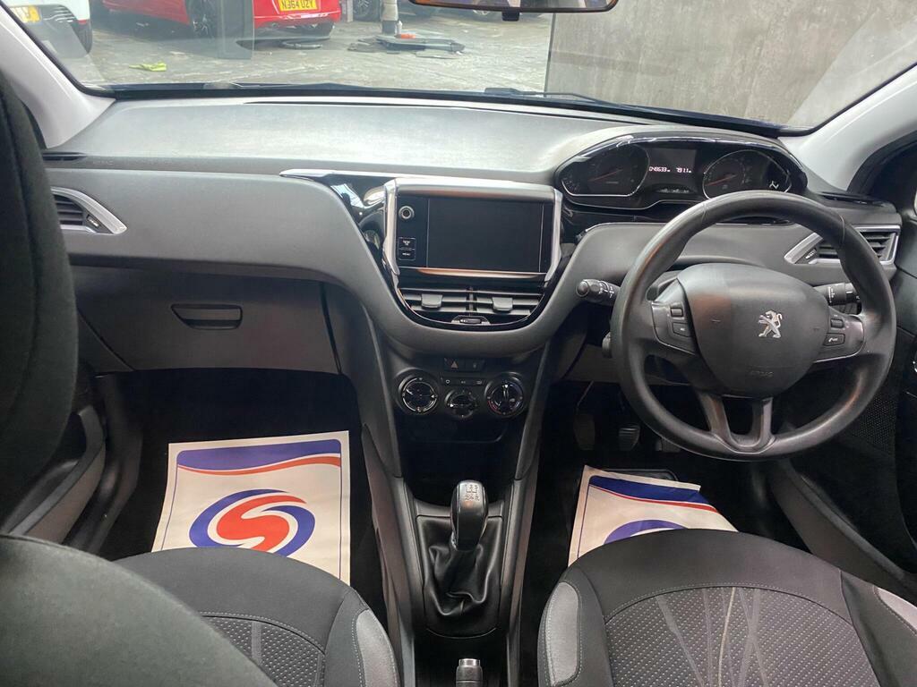 Peugeot 208 1.6 E-hdi Allure Silver #23