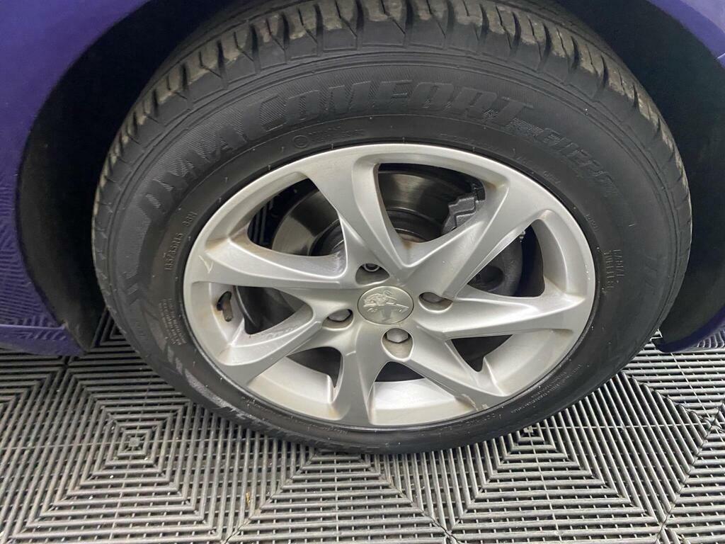 Peugeot 208 1.6 E-hdi Allure Silver #20