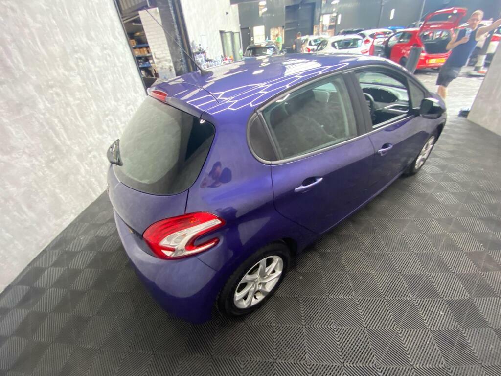 Peugeot 208 1.6 E-hdi Allure Silver #10