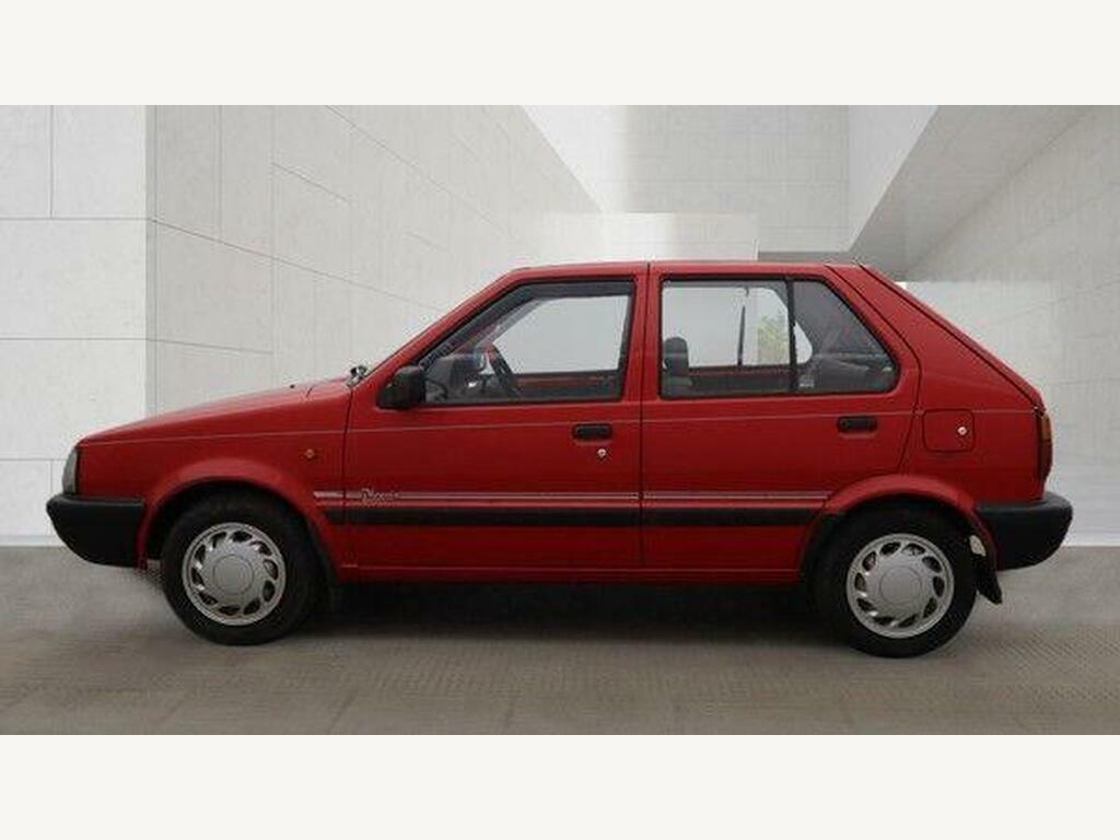 Nissan Micra 1.0 L  #6