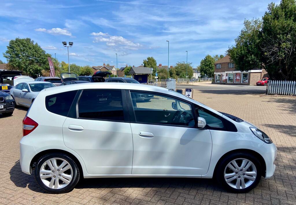 Honda Jazz 1.4 I-vtec Es Plus Hatchback White #6