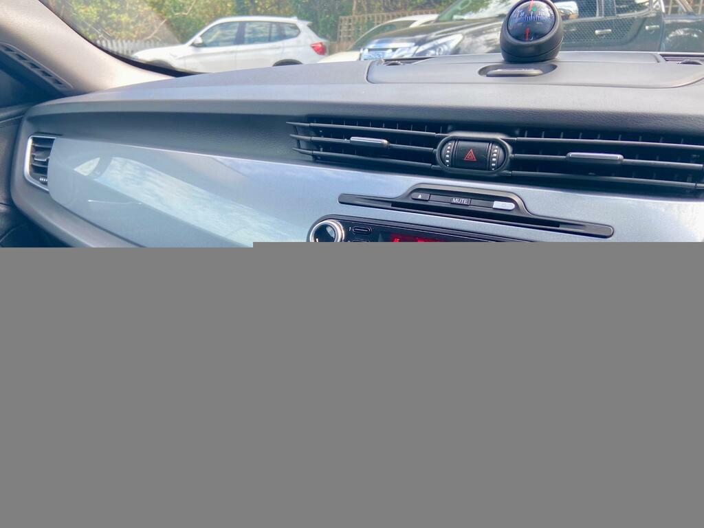 Alfa Romeo Giulietta 2.0 Jtdm-2 Lusso Hatchback Euro Black