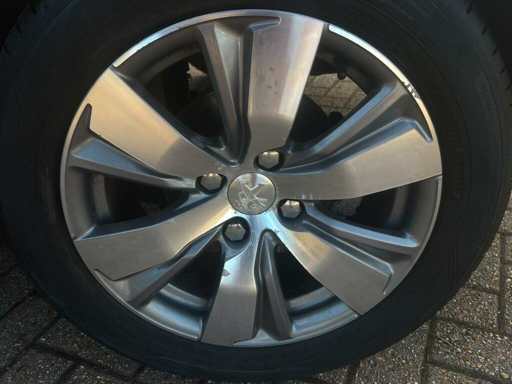 Peugeot 2008 1.6 E-hdi Allure Euro 5 Ss Black #27