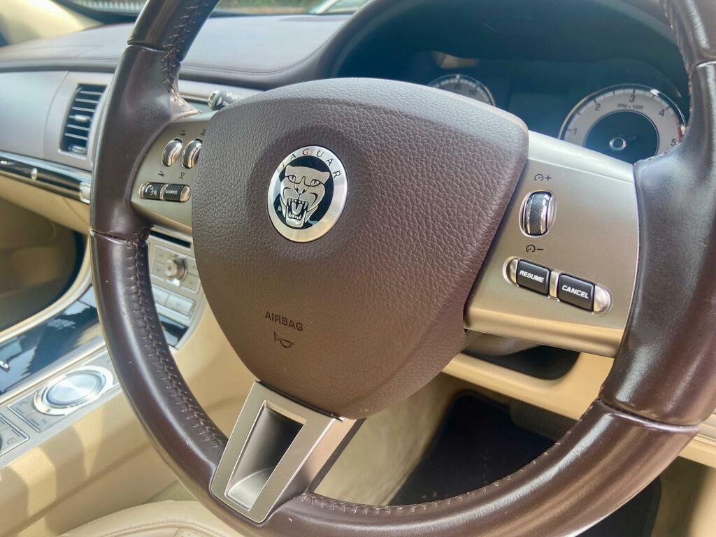 Jaguar XF Saloon 3.0D V6 Premium Luxury Euro 5 201 Grey #15