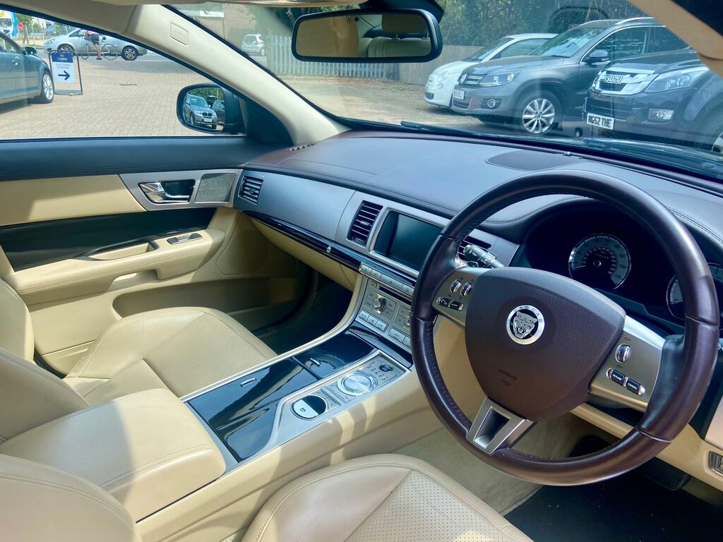 Jaguar XF Saloon 3.0D V6 Premium Luxury Euro 5 201 Grey #16