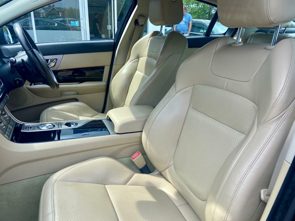 Jaguar XF 3.0D S V6 Premium Luxury Saloon Eu Grey #3